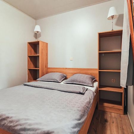 Terme Banovci - Mobilne Hiske Med Brajdami Hotel ภายนอก รูปภาพ