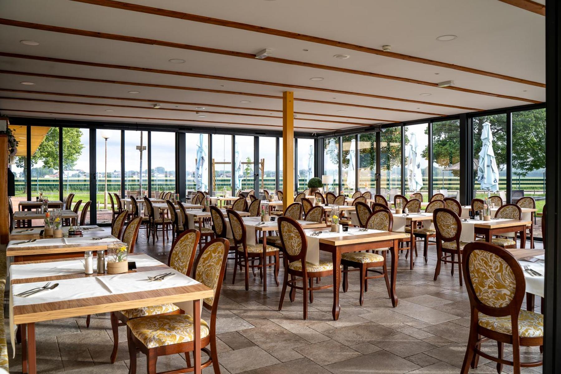 Terme Banovci - Mobilne Hiske Med Brajdami Hotel ภายนอก รูปภาพ