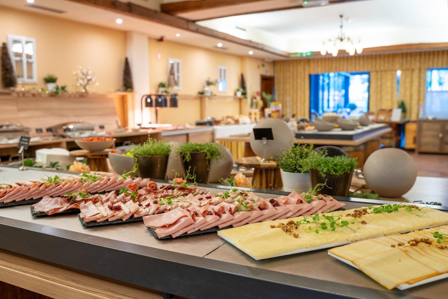 Terme Banovci - Mobilne Hiske Med Brajdami Hotel ภายนอก รูปภาพ