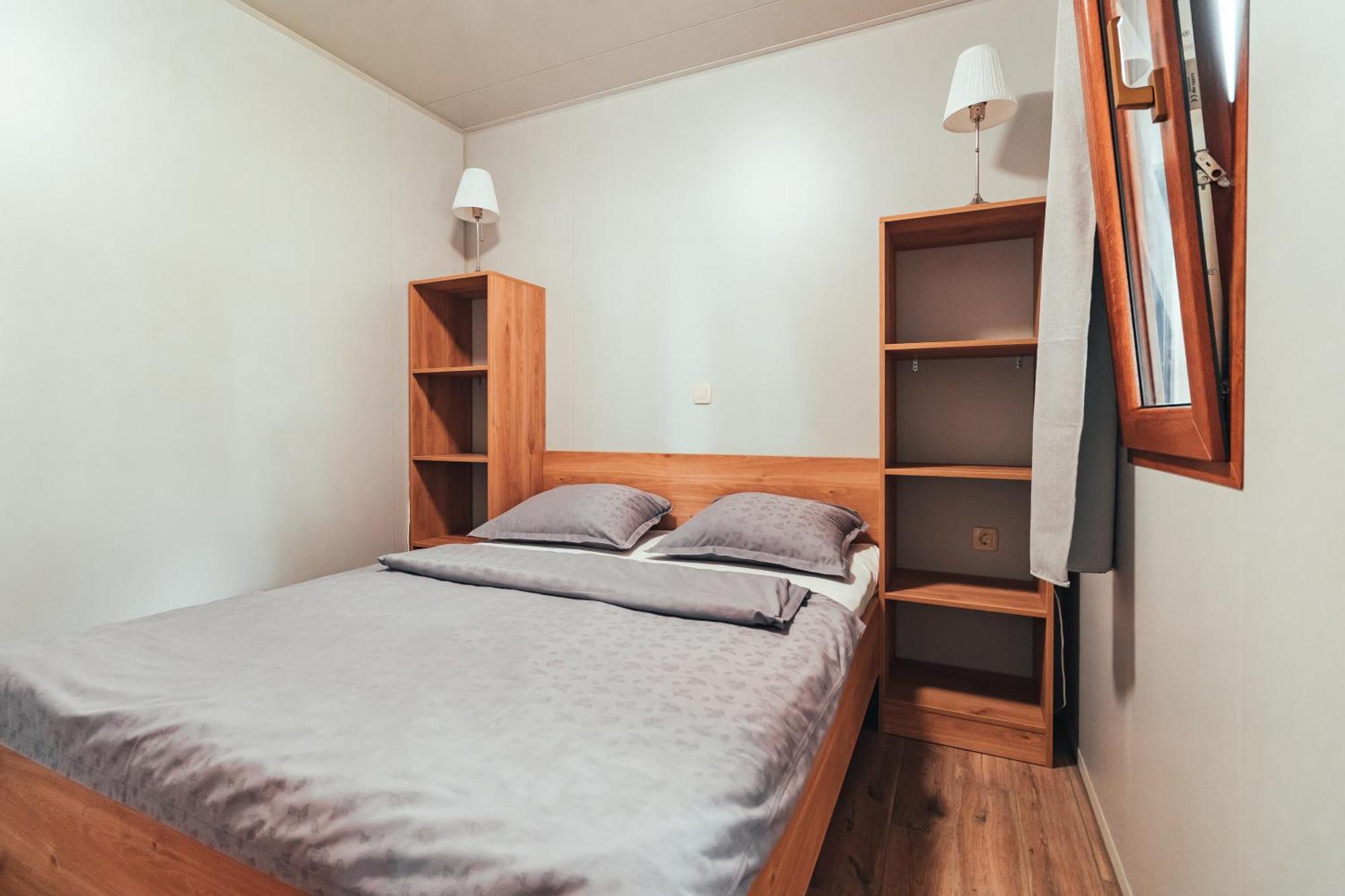Terme Banovci - Mobilne Hiske Med Brajdami Hotel ภายนอก รูปภาพ